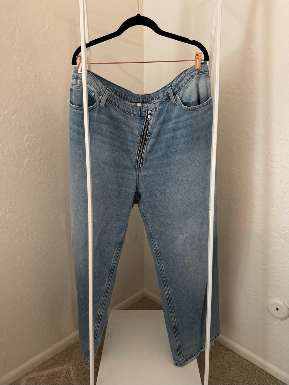 FRAME Le Jane Angled Zip Crop Relaxed Straight